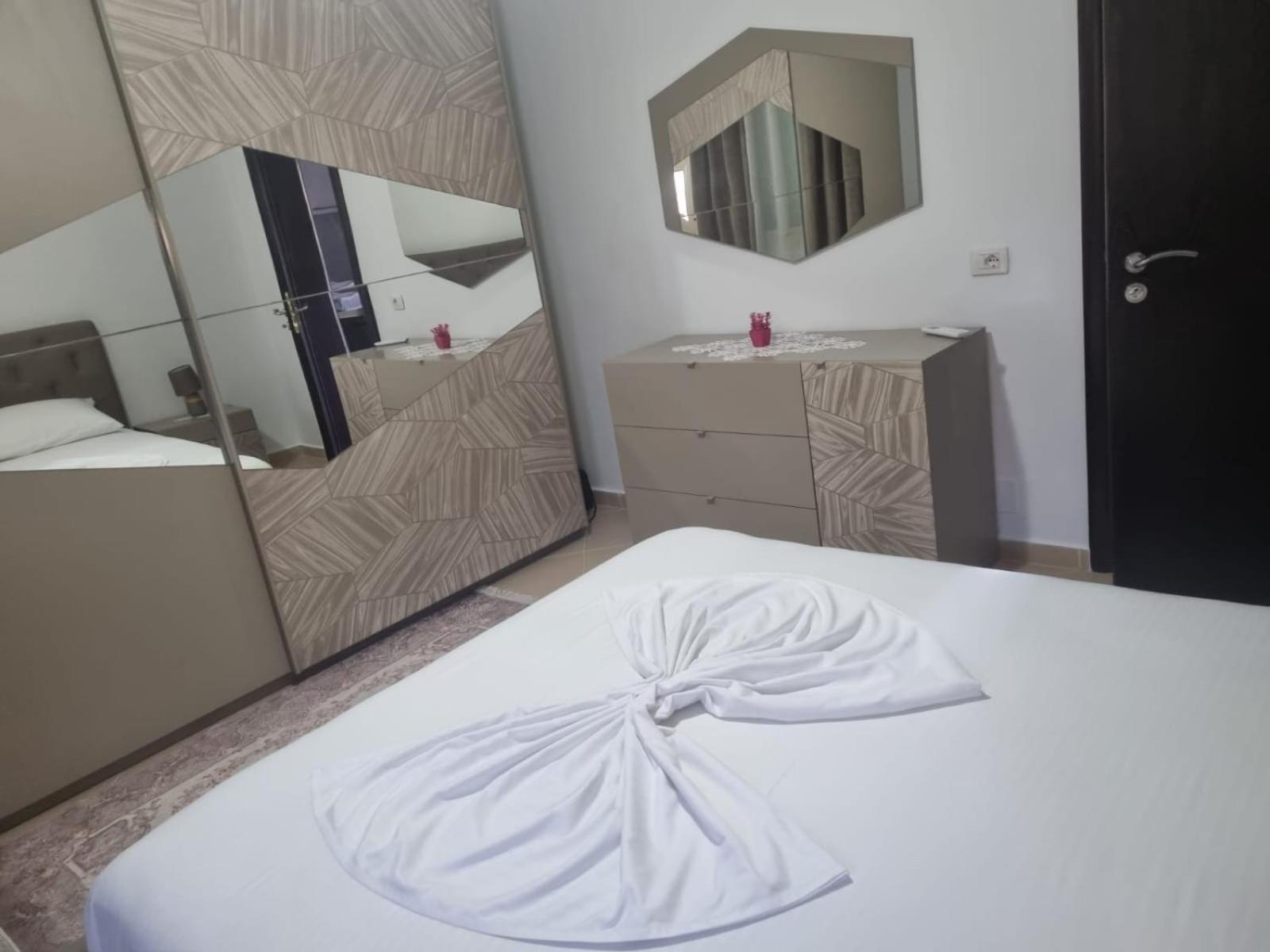 Vila Megi-Rent Room Вльора Екстер'єр фото