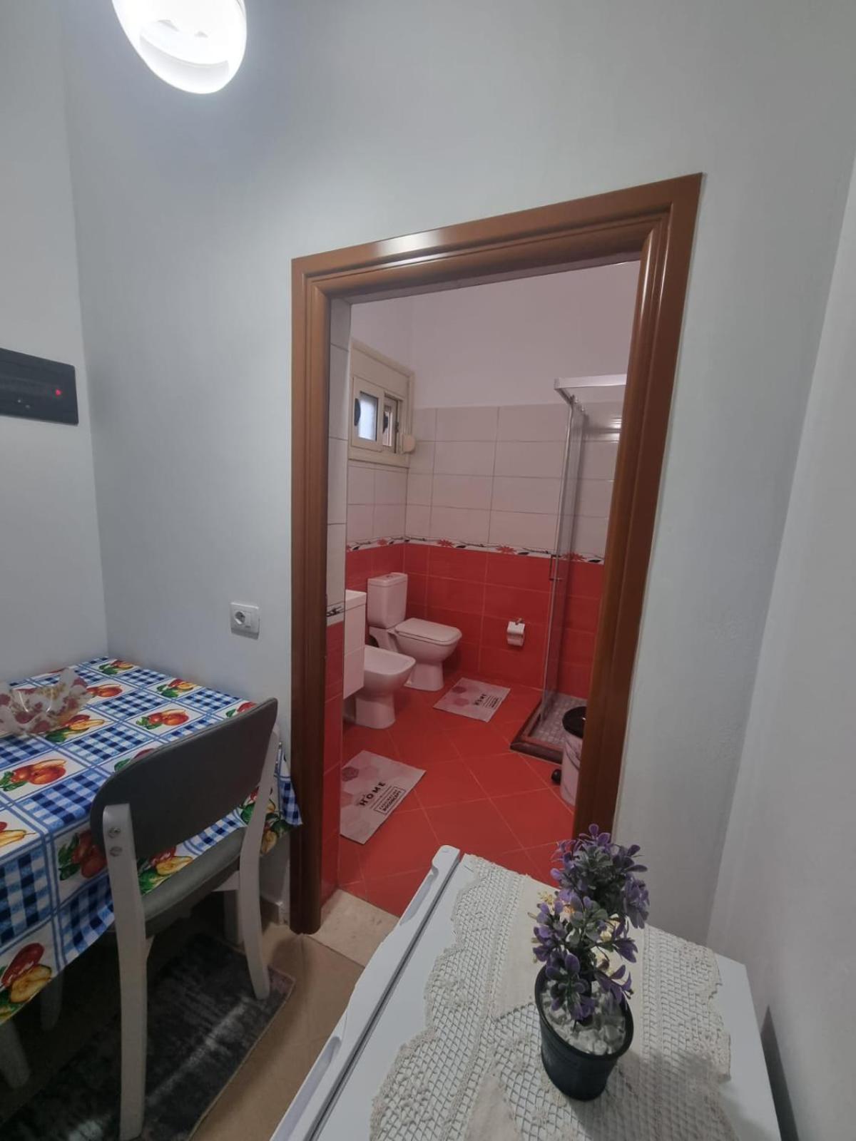 Vila Megi-Rent Room Вльора Екстер'єр фото