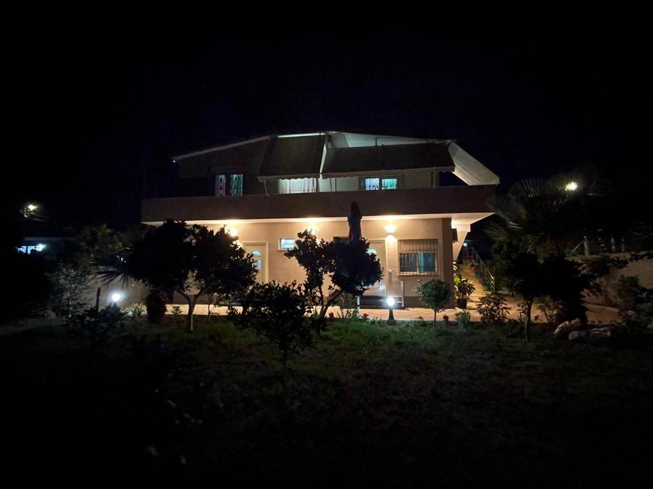 Vila Megi-Rent Room Вльора Екстер'єр фото
