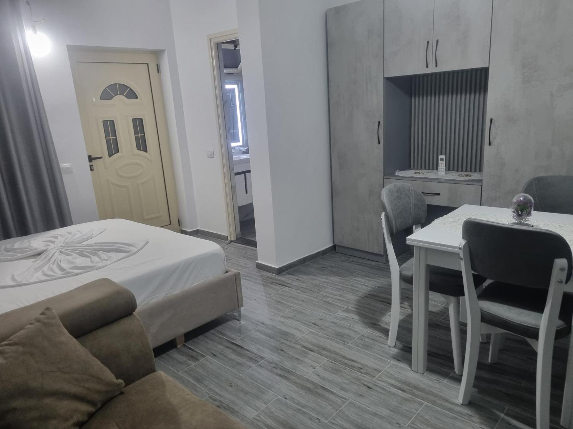 Vila Megi-Rent Room Вльора Екстер'єр фото