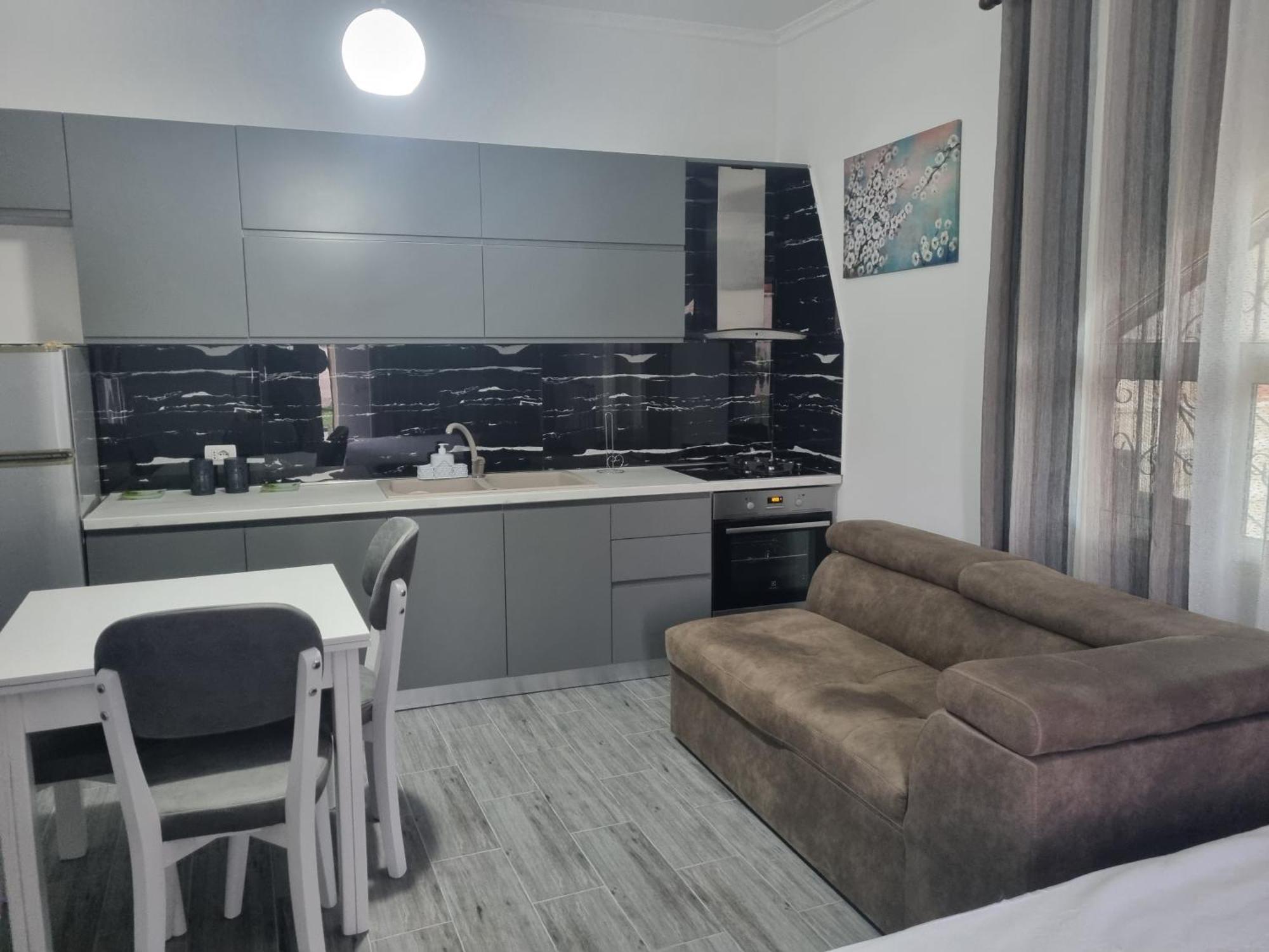 Vila Megi-Rent Room Вльора Екстер'єр фото
